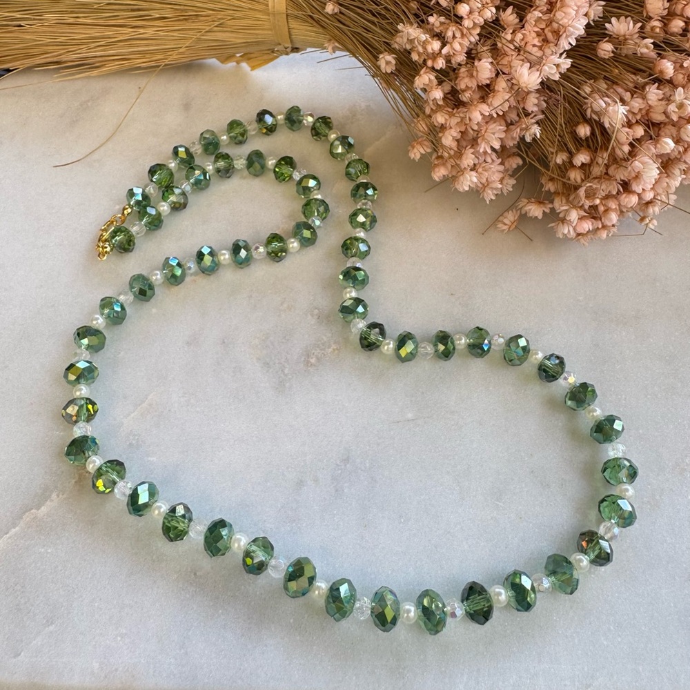 Crystal Beaded Necklace with faux Pearl